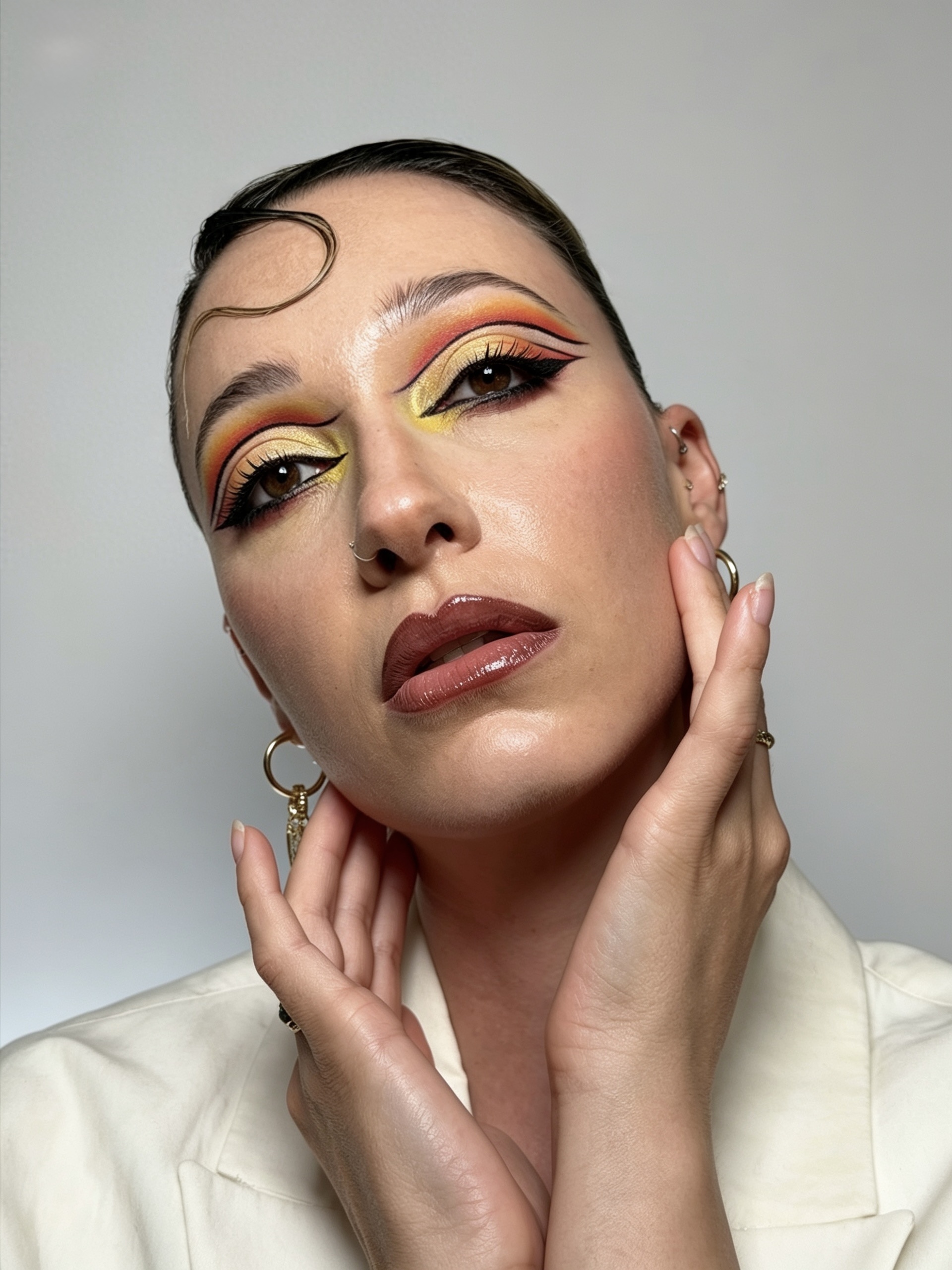Sunset orange graphic liner editorial eye makeup by Laura Gil Sánchez